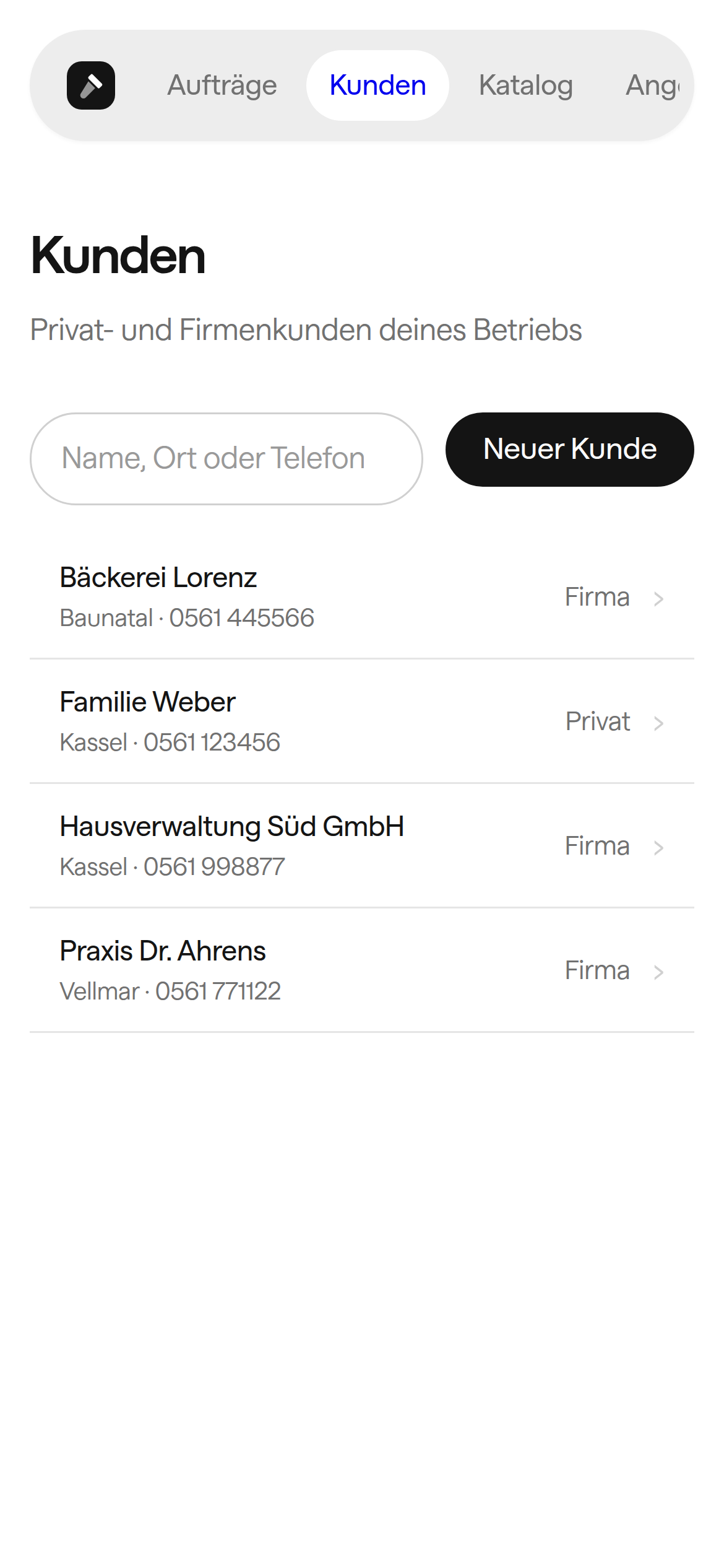 Kundenstamm in DigitalGeselle mit Privat- und Firmenkunden.
